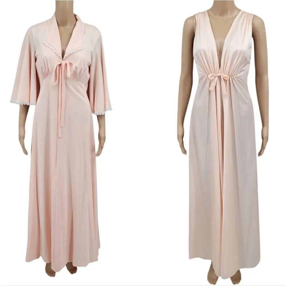 Vanity Fair Vintage Peach Goddess Nightgown and Peignoir Robe Set Feminine